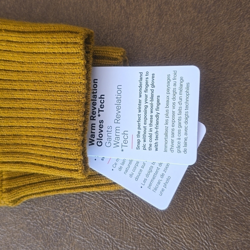 NWT Lululemon Women's Warm Revelation Gloves Tech-Friendly Size XS/S Color GLSC - Picture 3 of 6